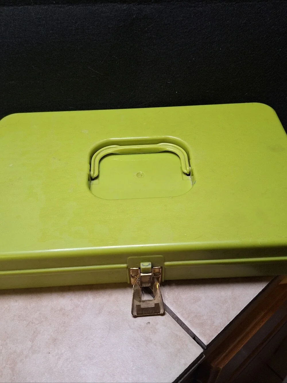 VTG Wilson Wil-Hold Sewing Box Thread/Bobbin Holders Avocado Green 13” X 8”x 2.5